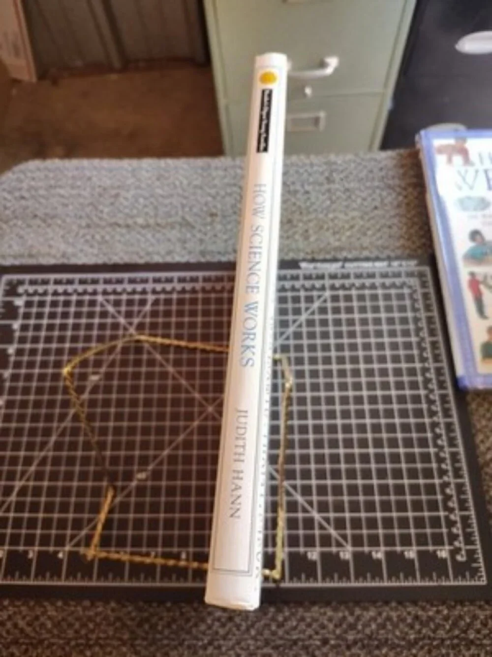 Readers Digest ~ How Science Works by Judith Hann - Like New